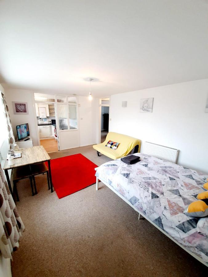 Rayleigh Town Centre 2 Bedroom Apartment מראה חיצוני תמונה