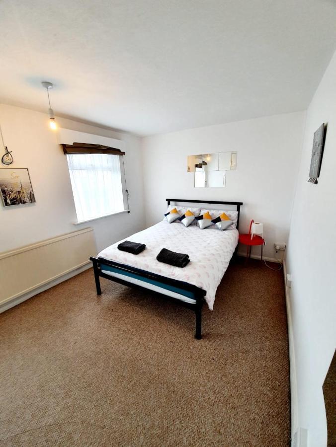 Rayleigh Town Centre 2 Bedroom Apartment מראה חיצוני תמונה