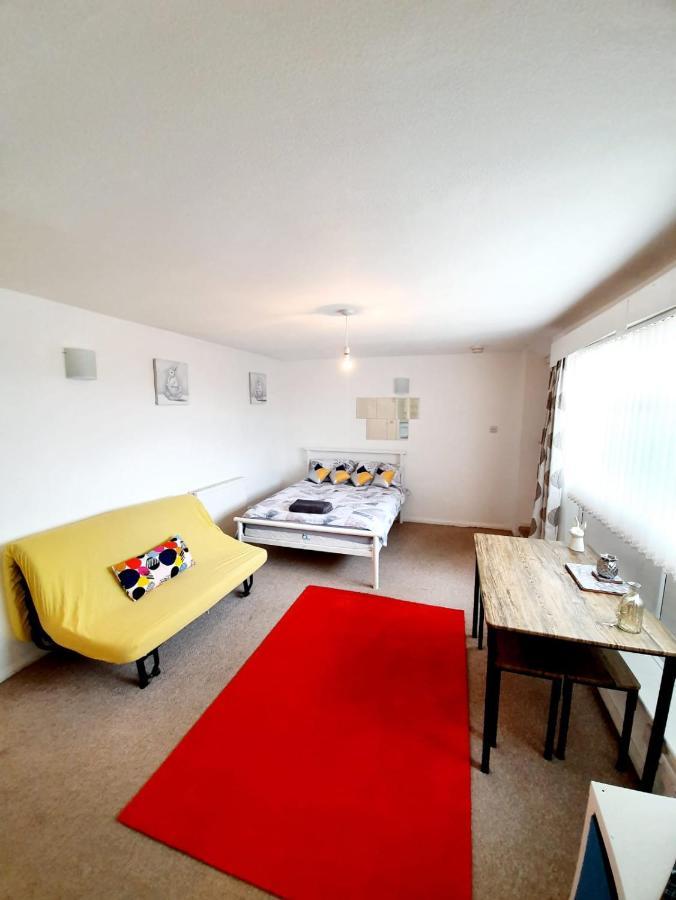 Rayleigh Town Centre 2 Bedroom Apartment מראה חיצוני תמונה