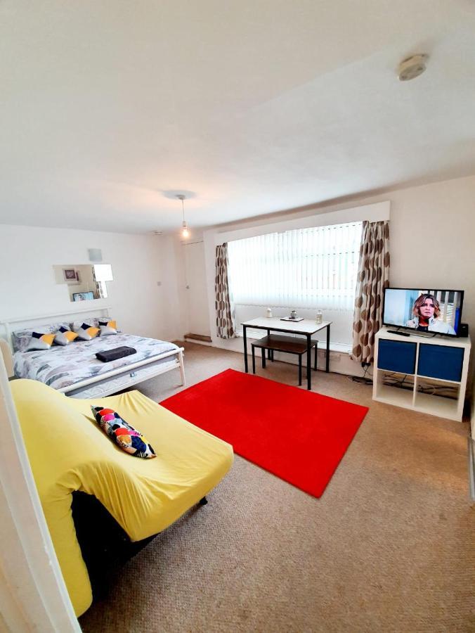 Rayleigh Town Centre 2 Bedroom Apartment מראה חיצוני תמונה
